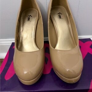 FIONI Clothing Beige Patent Platform Pumps